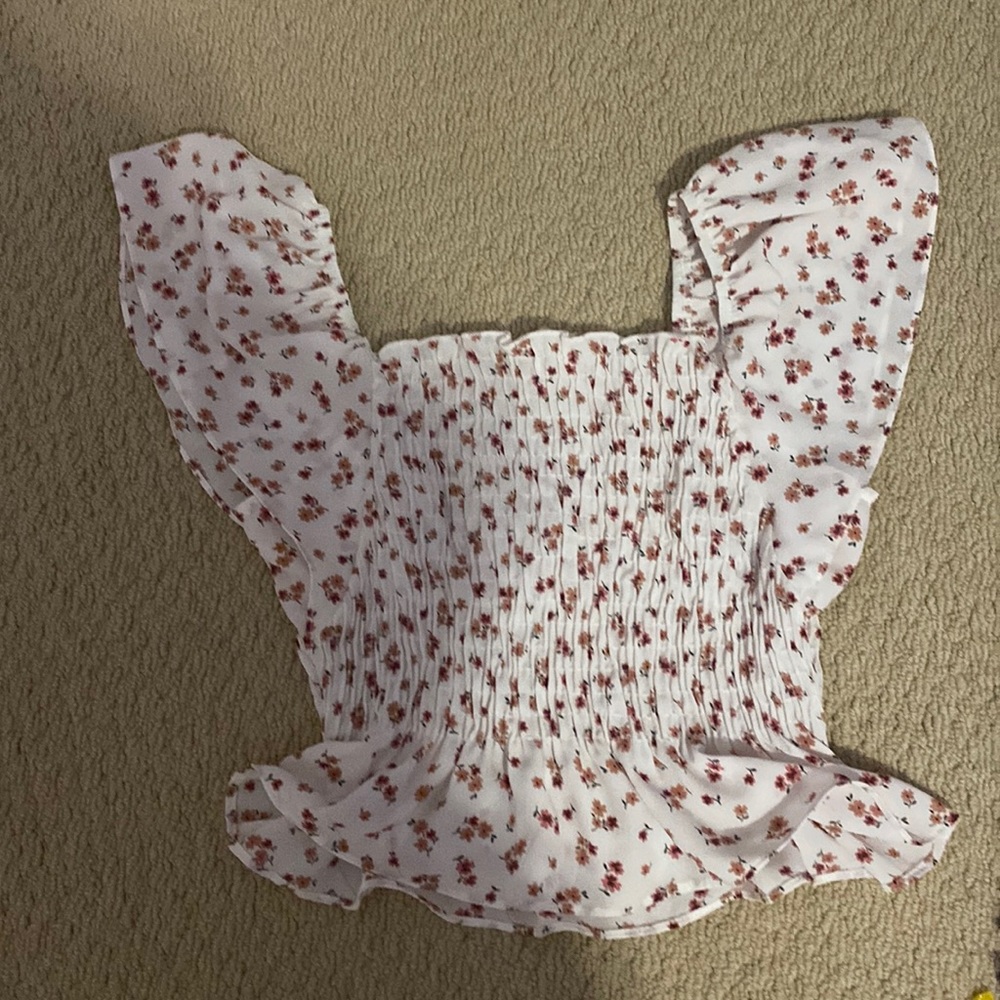 flower print, off shoulder top.